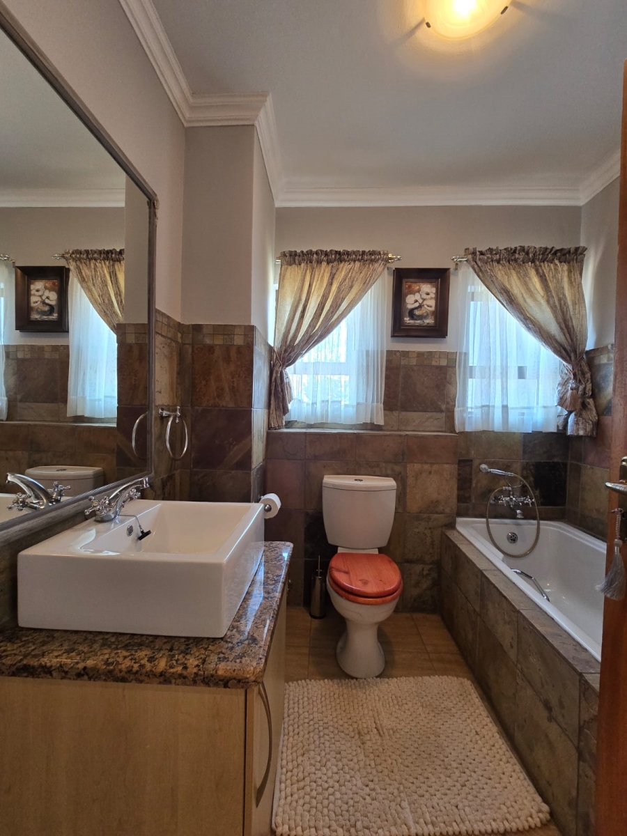 4 Bedroom Property for Sale in Leloko Lifestyle Estate North West